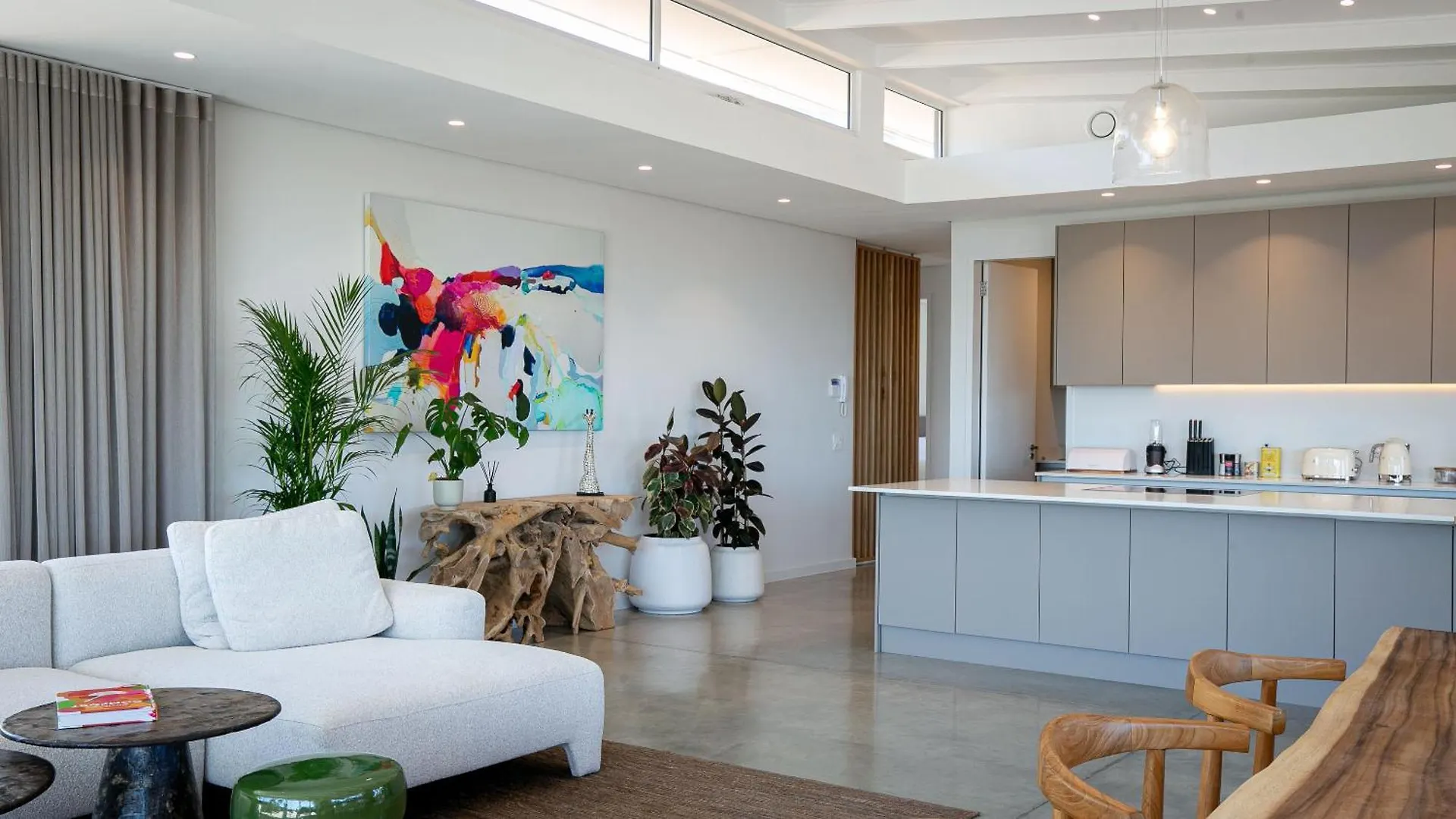 Emerald Chic Noordhoek - Solar Backup